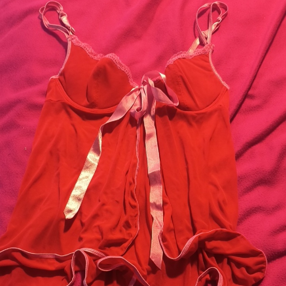 Elegant Red and Pink Women's Lingerie Set